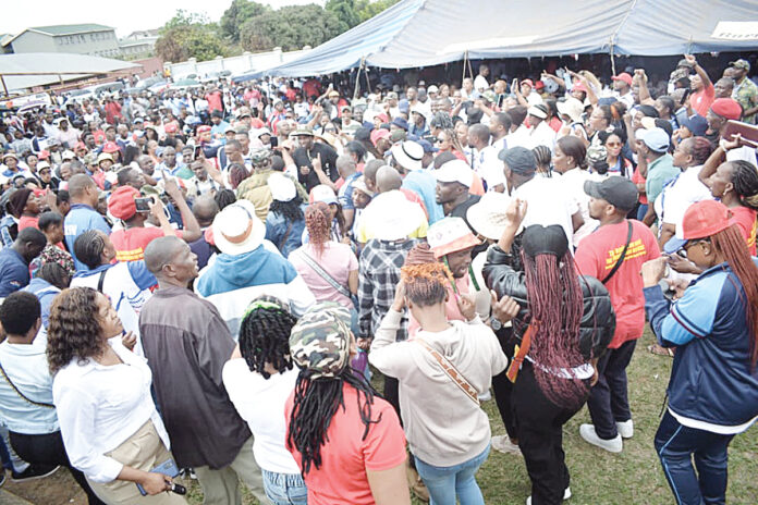 Untitled-1 copy The throngs of civil servants who gathered at the SNAT Centre yesterday for an update on the ongoing salary review exercise from the PSUs leadership. (Pics: Kwanele Sibiya)