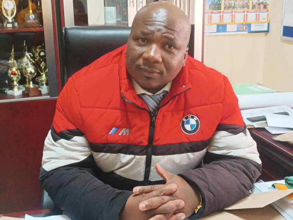 Manzini Central High School Head Teacher, Celucolo 'Dino' Dlamini, extended his congratulations to Sanelisiwe Mphaphu.