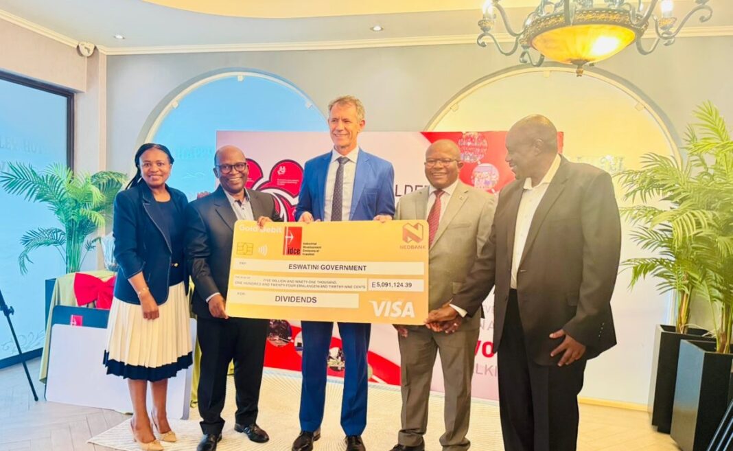 ENPF CEO Futhi Tembe, IDCE Board Chairman Dumisani Kunene, Minister of Finance Neal Rijkenberg, Minister of Commerce, Industry and Trade Manqoba Khumalo and IDCE CEO Fairlie Mabuza celebrate the E5 million dividend declared to government at Happy Valley Hotel yesterday.