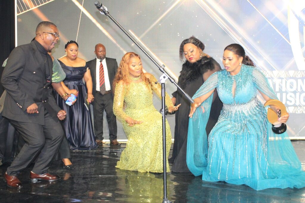Best Female Artist of the Year winner Nelly Siwela dances up a storm alongside husband Armyboy Siwela, Nothando Hlophe and Banele Dlamini.