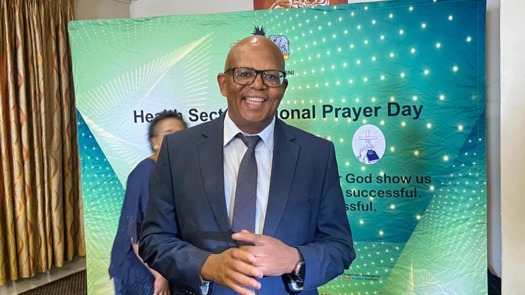 Ministry of Health PS Khanya Mabuza having a light moment during the service.